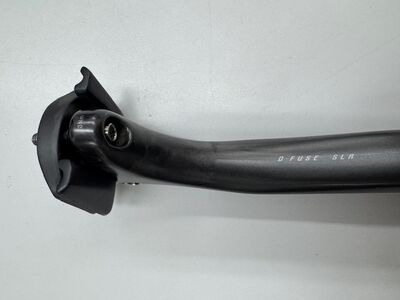 Giant MY25 G25SP6 SLR D Fuse Raw Carbon Seatpost click to zoom image