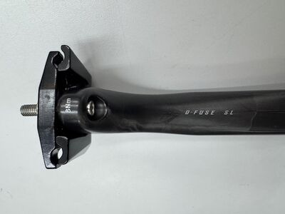 Giant MY24 G24SP4 Defy/Avail Advanced Pro D-Fuse SL Raw Carbon Seatpost click to zoom image