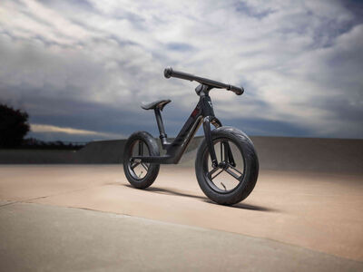 Giant Pre rCarbon click to zoom image