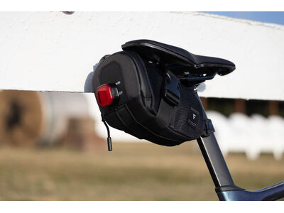 Giant Shadow Seat Bag Medium click to zoom image