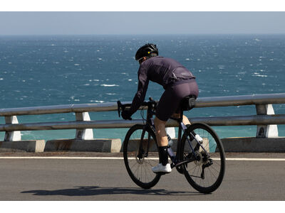 Giant Shadow Seat Bag Medium click to zoom image