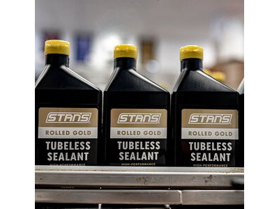 Stan's NoTubes Rolled gold Tyre Sealant - 500ml click to zoom image